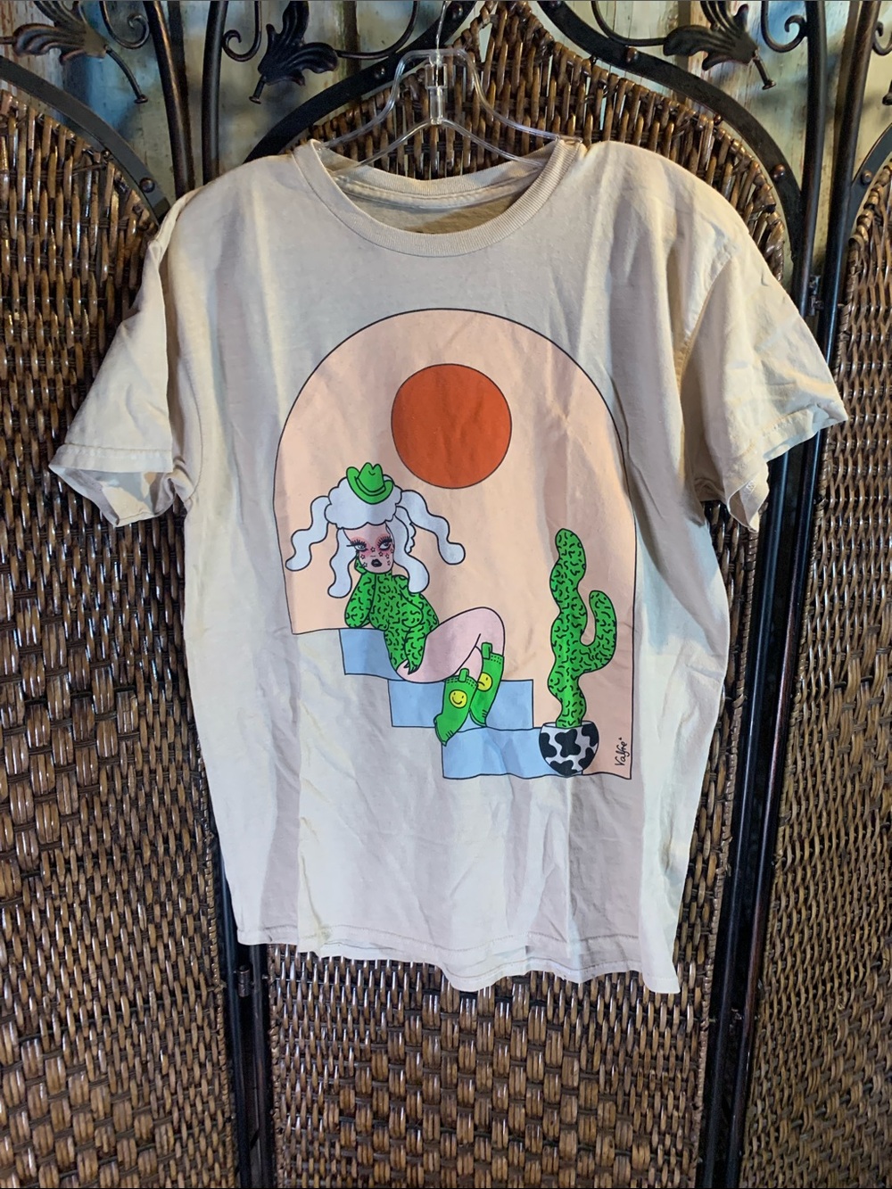 Valfre’ Memphis Cowgirl T-Shirt Size L 100% Cotton